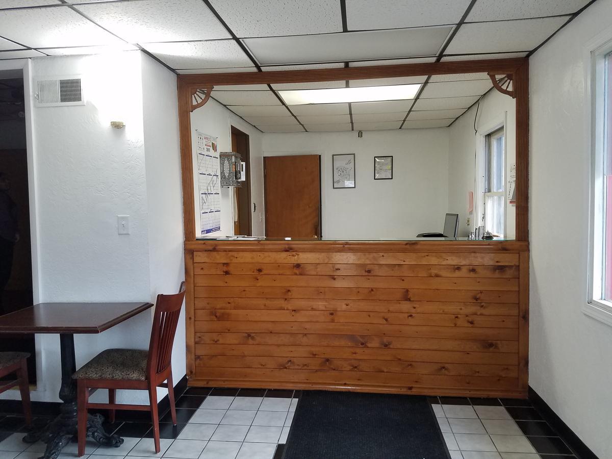 Budget Inn - Keokuk エクステリア 写真
