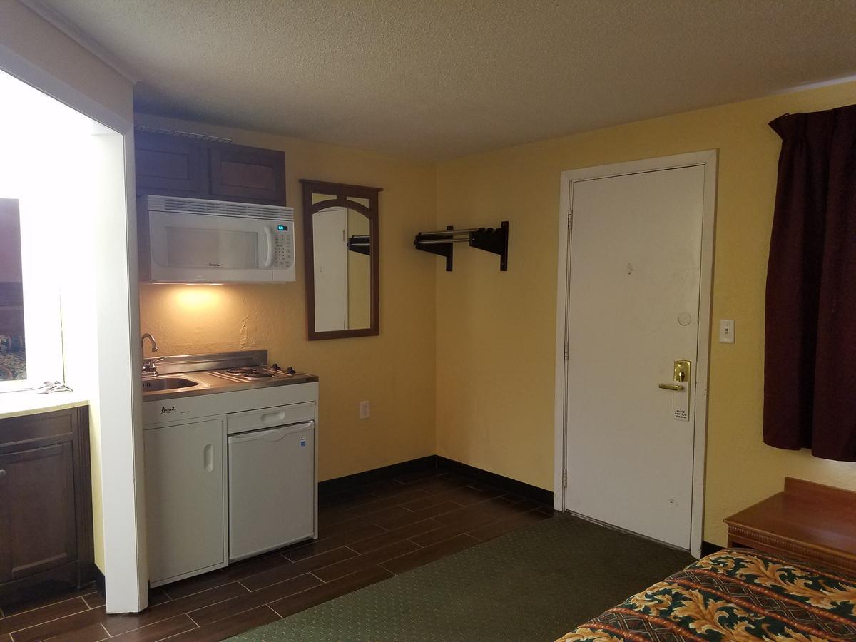 Budget Inn - Keokuk エクステリア 写真