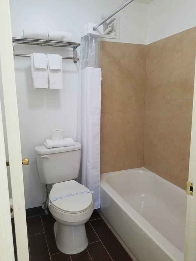 Budget Inn - Keokuk エクステリア 写真